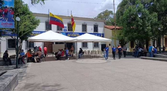 Establecido centro de operaciones en Guarenas luego de movimiento telúrico