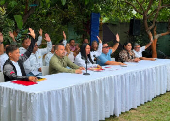 Parlamentarios debaten proyectos de ley con el Poder Popular en Aragua