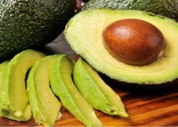 Comer aguacate regularmente ayuda a cuidar la salud del hígado