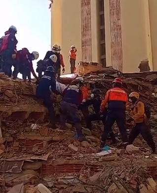 Bomberos de miranda: Suman más de 96 horas continuas en la vía pública sin fijarse en el tiempo
