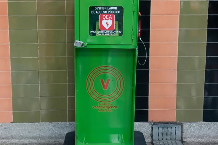 Metro de Caracas coloca desfibriladores en La Hoyada, La Rinconada y Petare