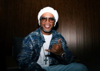 Ronaldinho presenta ‘Camisa 10’, su producción discográfica debut junto a Pitbull, Sean Paul y Juan Magán