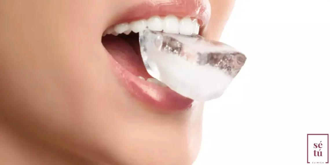 Masticar hielo puede afectar la salud bucal y la ingesta nutricional