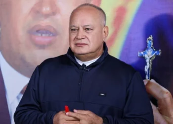 Cabello destaca compromiso de dirigentes con la población de La Guaira afectada por los sismos