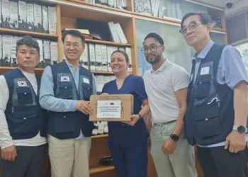Corea del Sur entrega donación humanitaria al Hospital Pérez Carreño