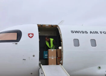 Llega al país una tonelada de suministros sanitarios desde Suiza