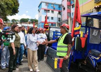 El plan Venezuela renace avanza con la metodología del semáforo verde, amarillo y rojo para clasificar las edificaciones afectadas por el doblete sísmico del pasado 24J