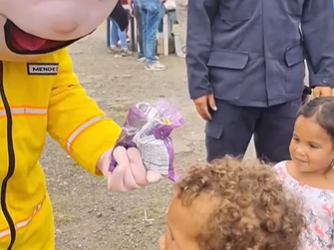 Bomberos de Miranda llevan a cabo actividad recreativa en El Junquito dirigida a niños, niñas y adolescentes afectados por el desastre