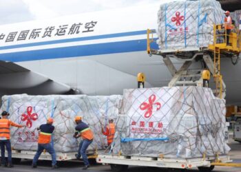 China ratifica su respaldo a Venezuela mediante el envío de 85 toneladas de asistencia humanitaria