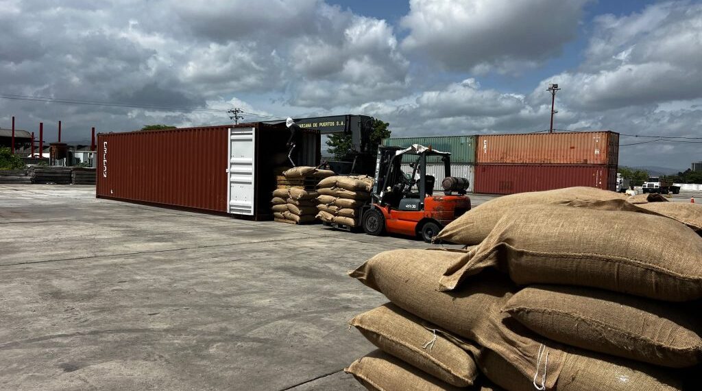 Acción 413 suma una nueva compañía a la nómina exportadora de EMCOEX con despacho de café verde a Turquía