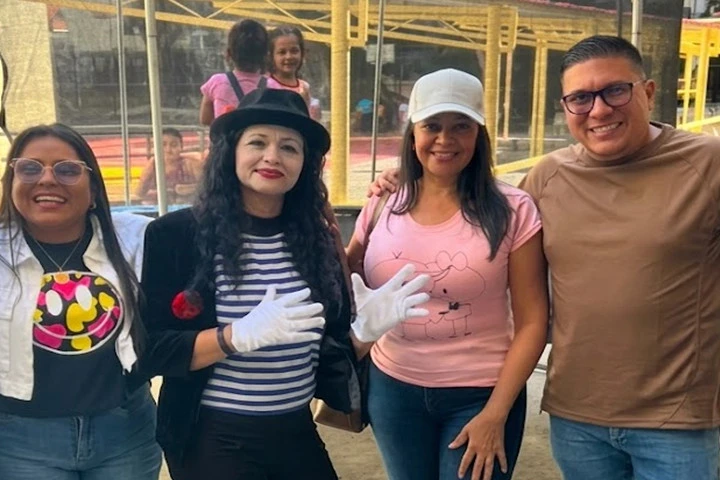 Ruta de la Esperanza llevó alegría a niños de campamentos transitorios en Baruta y Chacao