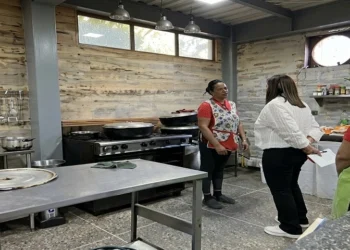 Caracas pone en marcha refugios para núcleos familiares damnificados