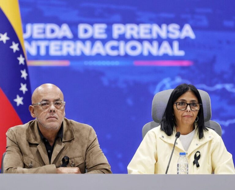 Presidenta encargada resalta la prontitud de la reacción estatal frente al fenómeno telúrico