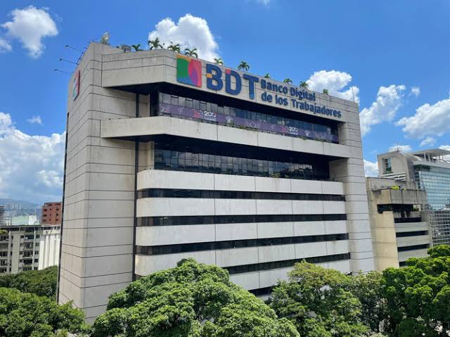 El Banco Digital de los Trabajadores brinda apoyo financiero en El Junquito tras los sismos