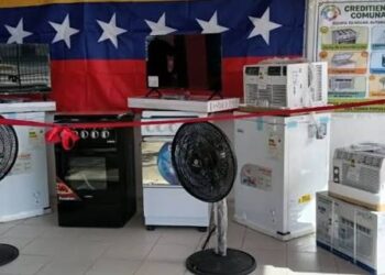 Inauguran Creditienda Comunal en el municipio Simón Bolívar para la venta directa de equipos del hogar