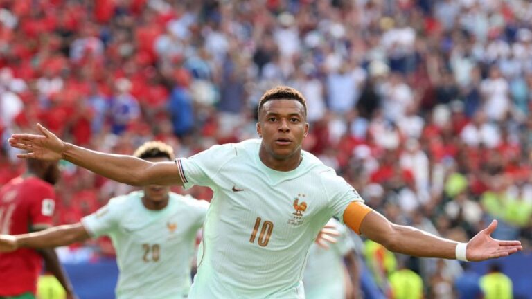 Francia, primer equipo clasificado a las semifinales al derrotar a Marruecos