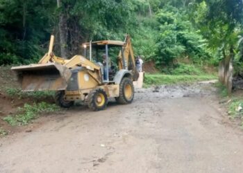 Rehabilitan vías afectadas en la comunidad de Tocorón, Miranda, tras intensas precipitaciones
