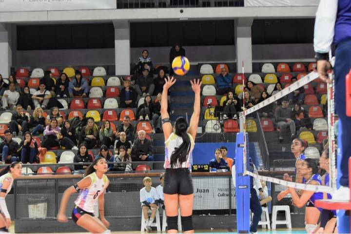 La selección femenina de voleibol de Venezuela busca su pase al Suramericano en la Copa Suramericana Lima 2026
