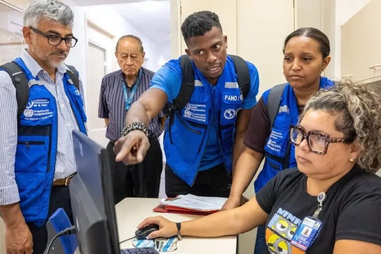 El Ministerio de Salud y la OPS ejecutan acciones conjuntas para asegurar la vacunación en regiones impactadas por los sismos