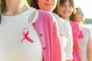 Científicos indios crean nanorrobots de alta precisión para combatir el cáncer de mama mediante luz infrarroja y biosensores