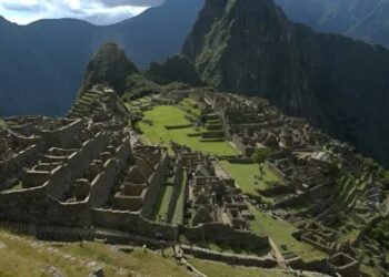Machu Picchu afronta amenazas por el exceso de visitantes