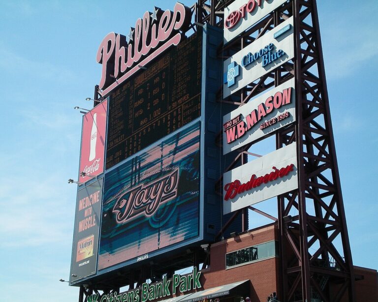 Luis Arráez batea .441 y lidera la racha de nueve triunfos de los Phillies