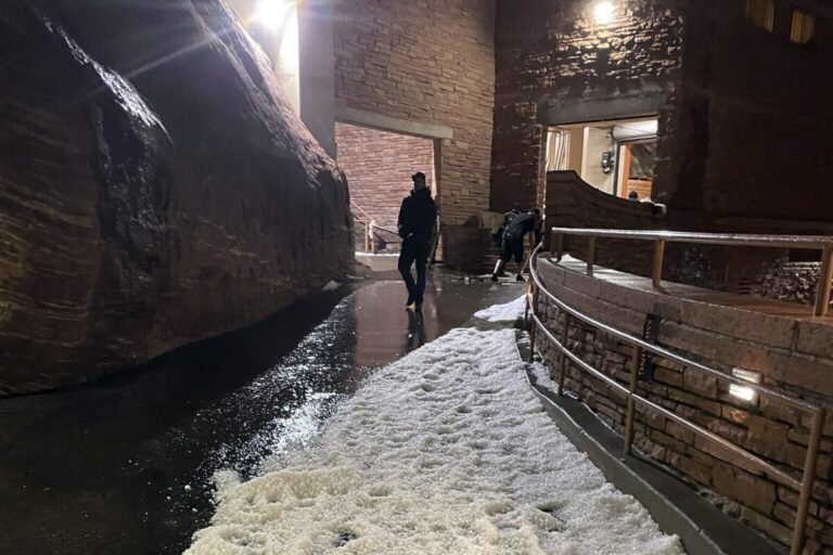 Intensa granizada paraliza el tránsito en Denver y provoca demoras masivas en vuelos