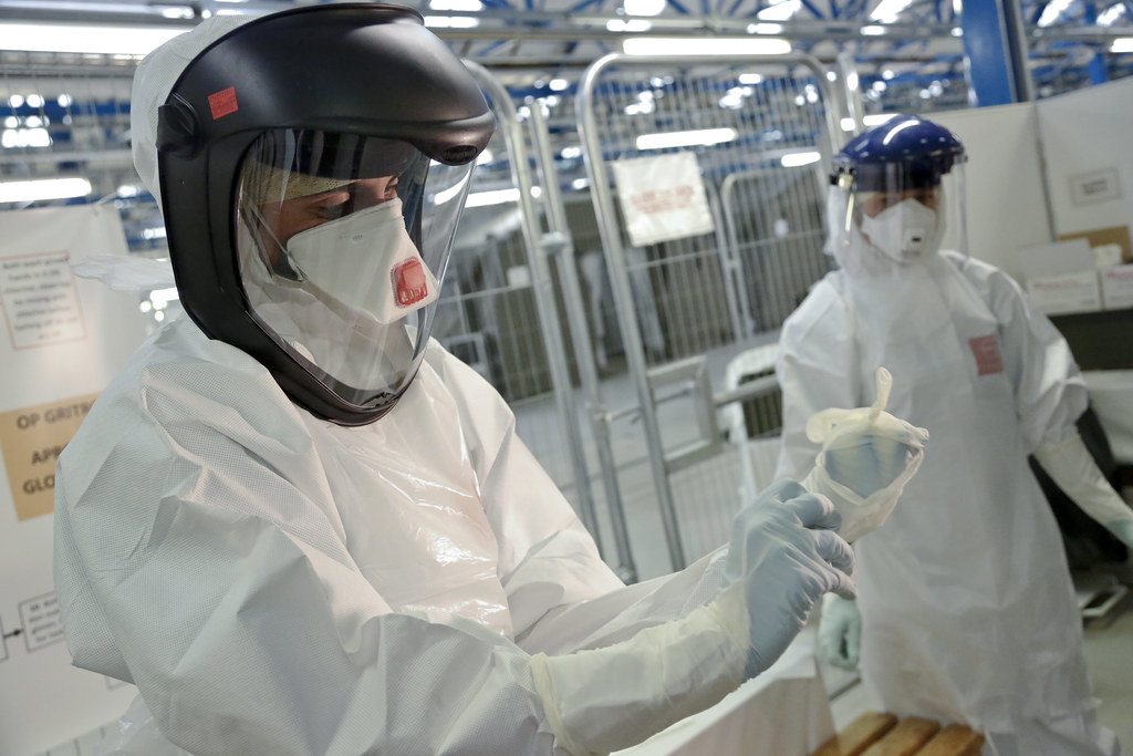 OMS declara superado el ébola en Uganda mientras la crisis se agrava en la RD Congo