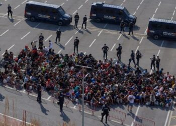 HRW solicita a España proteger y brindar asilo a los migrantes varados en Ceuta