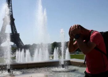 Francia coloca a 80 departamentos en emergencia climática debido a la ola de calor