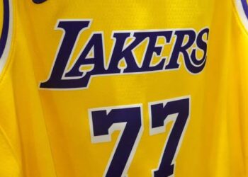 ¿Quién es Josh Kushner, el multimillonario que acaba de comprar los Lakers?