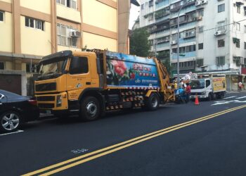 Guaicaipuro retira 35 toneladas de desechos y escombros en El Prado tras jornada de saneamiento