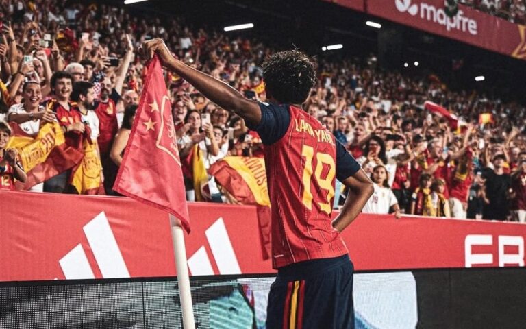 Lamine Yamal reafirma su candidatura al Balón de Oro tras doblete ante Croacia