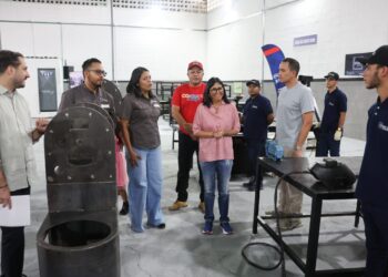Presidenta Delcy Rodríguez recorrió fábrica de torrefactoras para el sector cafetalero desde Miranda