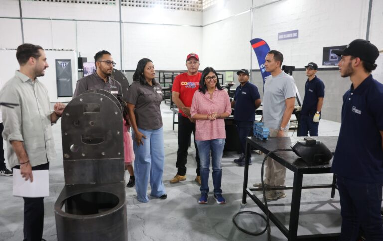 Presidenta Delcy Rodríguez recorrió fábrica de torrefactoras para el sector cafetalero desde Miranda
