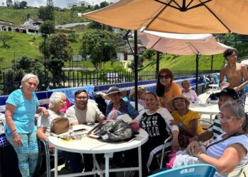 Organizaron plan vacacional para 100 abuelitos de Los Salias
