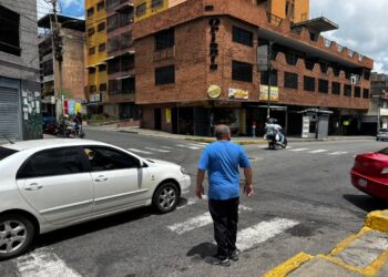 Fraija quitará pasarelas e instalará semáforos peatonales