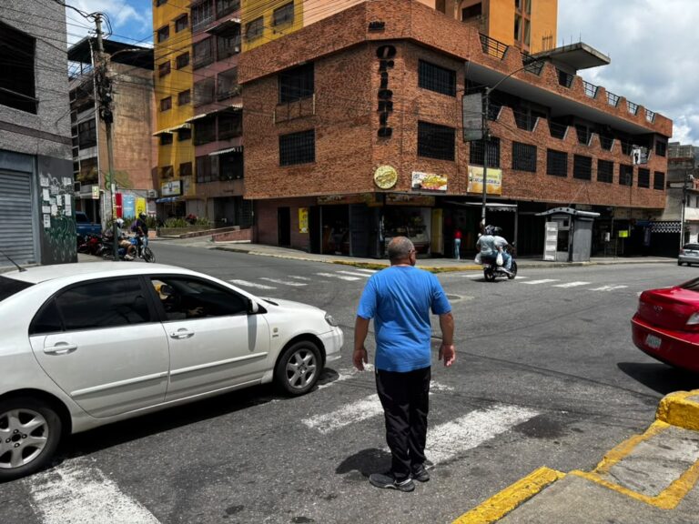 Fraija quitará pasarelas e instalará semáforos peatonales