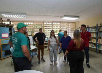 Alcaldesa de Carrizal llama a los estudiantes a clases
