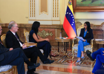 Delcy Rodríguez tras recibir el plan del PNUD: «Si vamos a reconstruir, queremos reconstruir mejor»