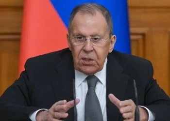 Lavrov acusa a la Unión Europea de mantener una postura «estúpida» y denuncia una «guerra jurídica» contra Rusia