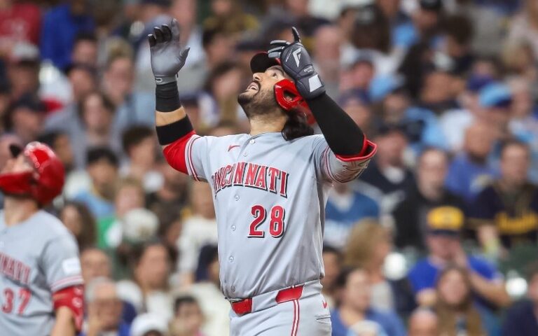 Eugenio Suárez decide con cuadrangular la victoria de los Rojos ante Milwaukee