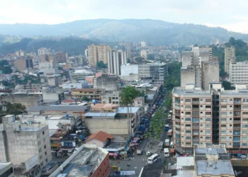 Autobusero dice que auxilió a adulto mayor
