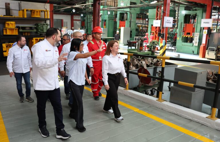 Presidenta Delcy Rodríguez inspeccionó Planta de Cilindros de Gas Comunal Ambrosio Plaza en Guarenas