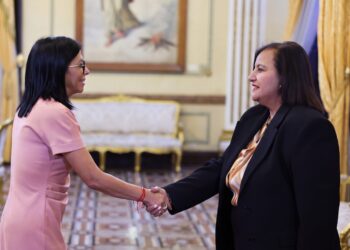 Presidenta Delcy Rodríguez recibe en Miraflores a delegaciones del gobierno y de la Asamblea Nacional de 2015 para la mesa de diálogo