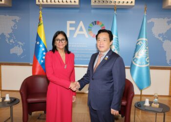 Presidenta Delcy Rodríguez se reúne en Roma con el Director General de la FAO