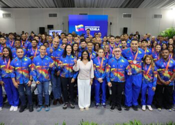 Histórica participación olímpica en «Santa Fe 2026» fue reconocida por la Jefa de Estado