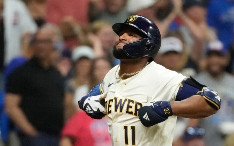 Jackson Chourio deja en el terreno a San Diego y fija récord histórico en las Grandes Ligas